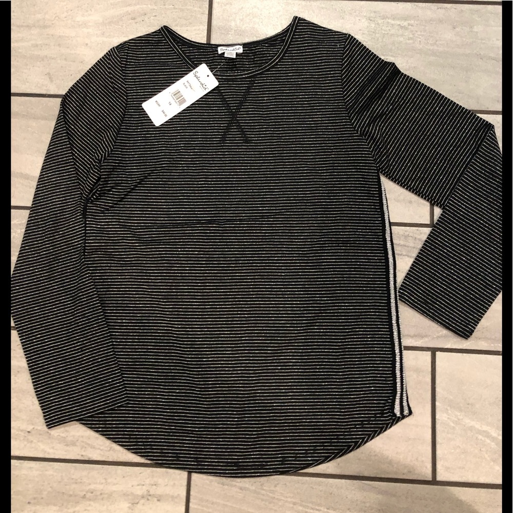 Splend brand black/silver top